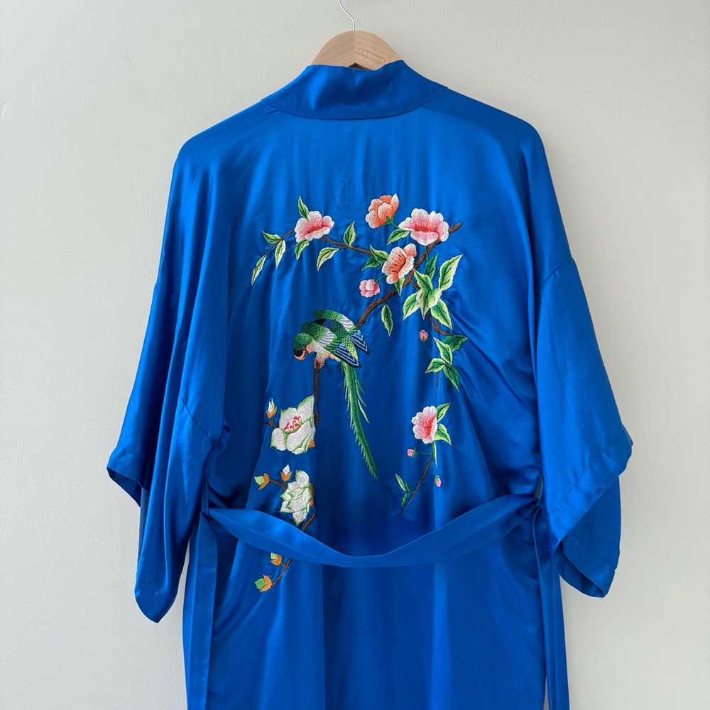 SOLD Vintage Embroidered Blue Kimono Robe